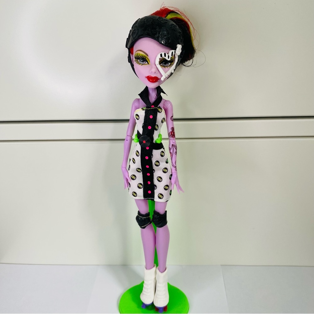 Monster High Roller Maze G1 Operetta Doll